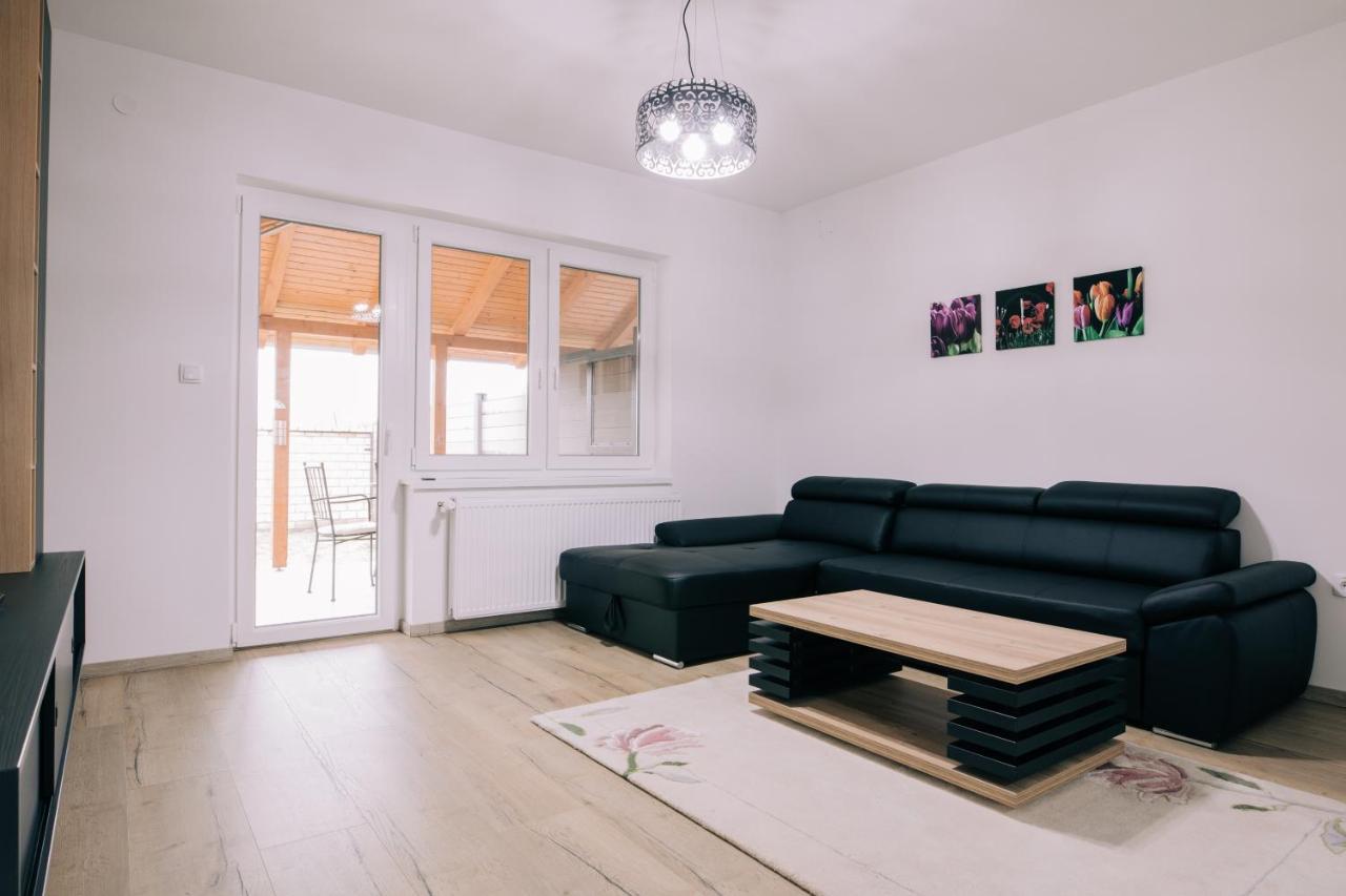 Tulip Guest House Ii. Palić Buitenkant foto